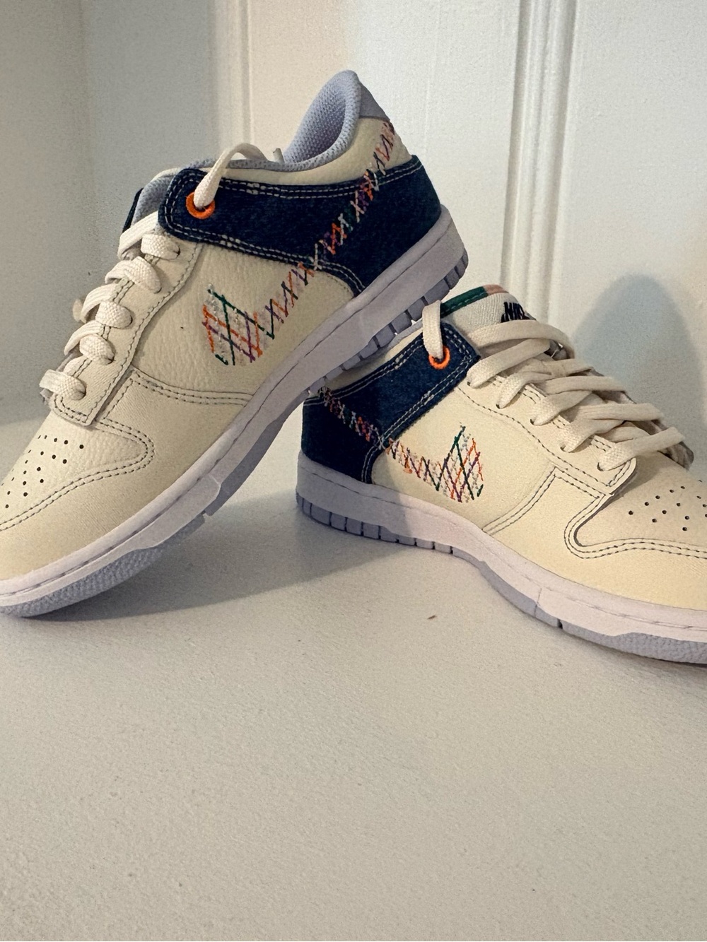 Nike Cream Low-Top Sneakers with Navy and Teal Accents - Picture 3 of 6